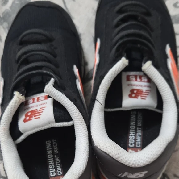 New Balance Black and White Sneakers Classic Design - Picture 7 of 7